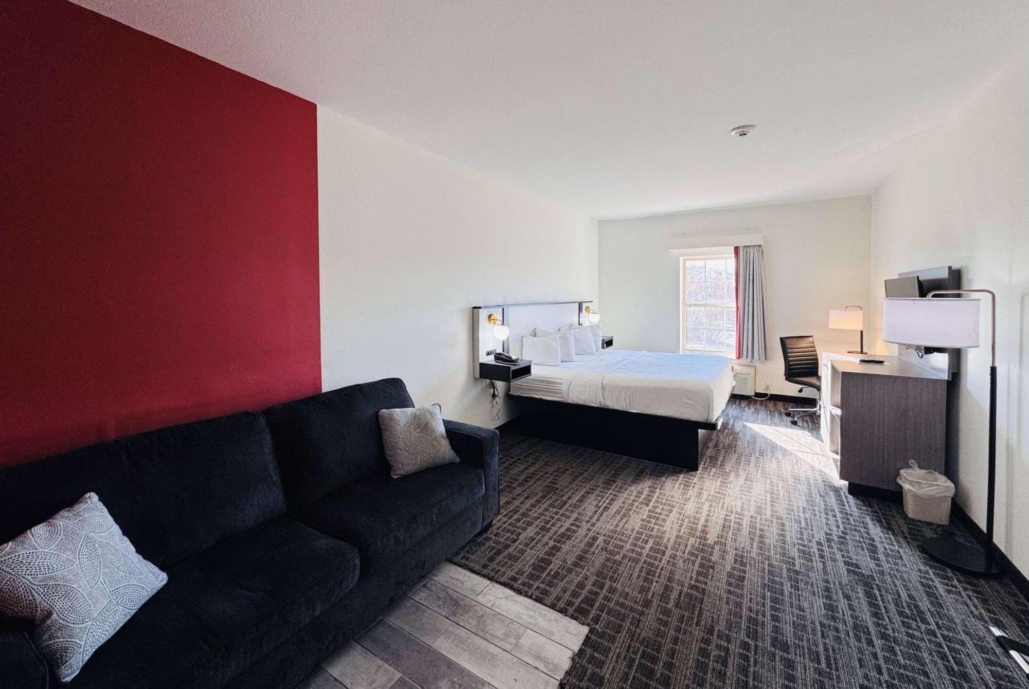 Ramada By Wyndham Sparta/At Speedway Buitenkant foto